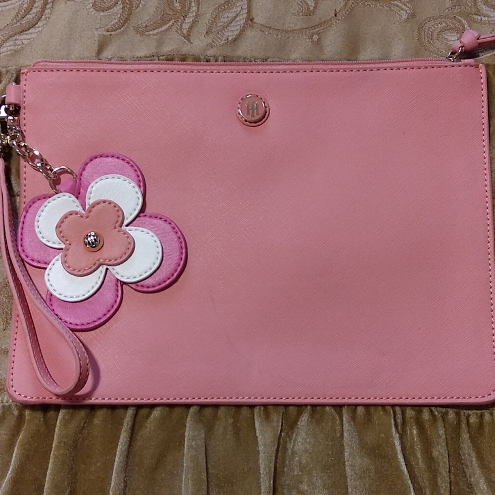 New tommy Hilfiger wristlet